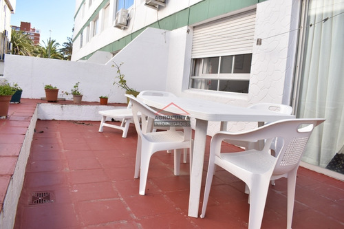 Frente A La Plaza De Los Artesanos Con Gran Terraza- Ref: 5253
