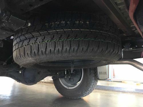 Toyota Hilux 2.8 Cd Srv 177cv 4x4 2019