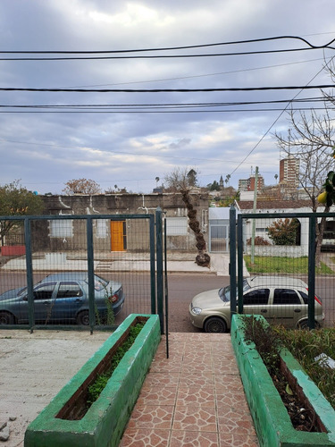 Se Vende Casa Con 2 Apartamentos En Centro De Tacuarembó