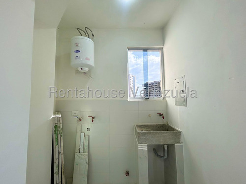Dalisa Bigott P - Alquila Moderno Apartamento Con Piscina Y Planta Eléctrica En Terrazas Del Parque Loft (triángulo Del Este, Av. Venezuela) - 3h/2b #25-24876