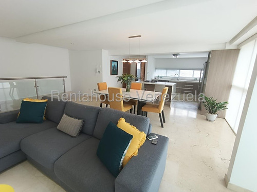 Un Hogar Que Combina Lujo, Amplitud Y Ubicación Privilegiada ___ Rahml ___ 25-21807