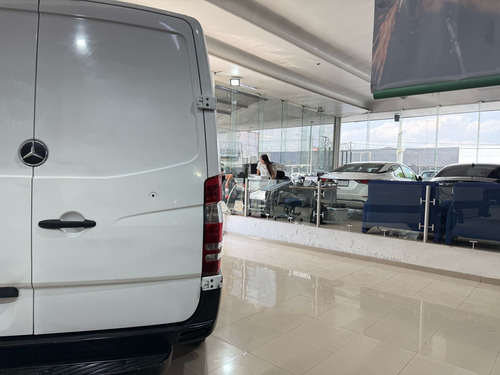 Mercedes-Benz Sprinter Cargo van larga
