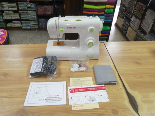 Maquina De Coser Singer 2273  23 Puntadas