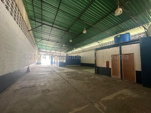 Galpón En Venta En Guatire Zona Industrial Cerrada Con Vigilancia, 541.48 Mts. Luis Infante 24-18916