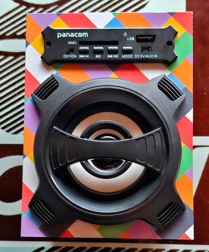 Parlante Panacom Trip Sound T06 Sp-3006 Portátil Con Bluetoo Multicolor (Usado)