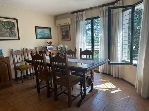 Enorme Casa De 4 Dor. Y Pileta En San Salvador