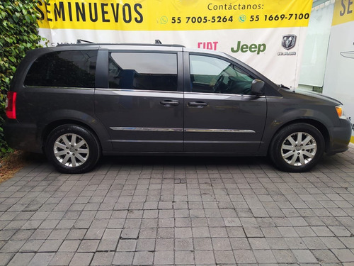 Imagen 6 de 15 de Chrysler Town & Country 2016 3.6 Touring Piel At