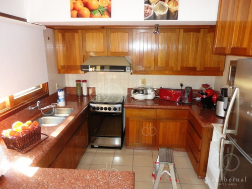 Imagen 9 de 25 de Mansa A Metros Del Mar, Chalet De 5 Dormitorios, 3 Baños Y Piscina Climatizada.- Ref: 54487