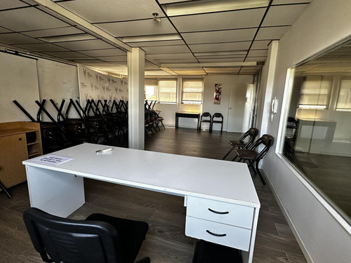 Oficina En San Isidro En Venta