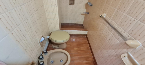 Departamento De 2 Ambientes En Florida Mitre Ubicación Inmejorable- En Venta