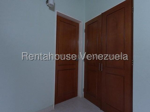 Dennymar, Alquila Espectacular Casa En La Av Intercomunal Cabudare, Amoblada Con Agradables Espacios, Con Todos Los Servicios Basicos Operativos Concepto Abierto B5a10919
