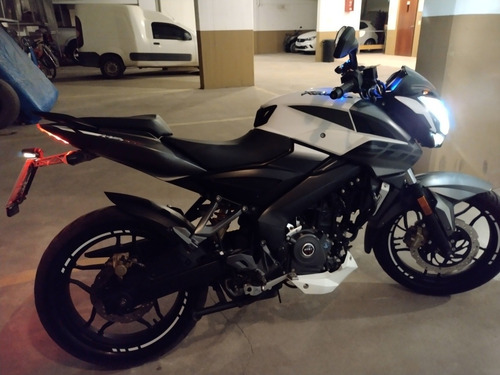 Imagen 2 de 3 de Bajaj Ns 200