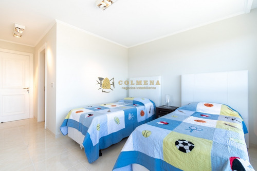 Apartamento Esquinero En Venta En Le Jardin Punta Del Este - Tres Dormitorios En Suite Más Dependencia De Servicio Con Baño- Ref: 4041
