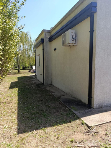Casa En Venta - 2 Dormitorios 1 Baño - Oliveros