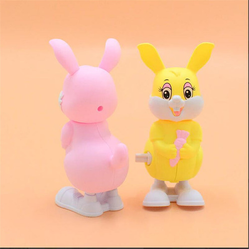 Los Niños De My Toys Se Levantan Y Saltan Conejitos, Animale