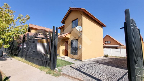 Casa En Venta De 3 Dorm. En Puente Alto