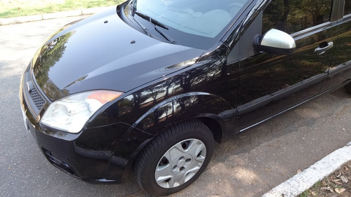 Imagem 1 de 6 de Ford Fiesta 1.0 Mpi Class Hatch 8v Flex 4p Manual 76.296 Km