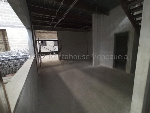 Galpón Nave Industrial Almacén Bodega Comercial En Venta En A Unos Metros De La Avenida Internacional Turmero Maracay Cuenta Con Tanque Subterráneo De Agua Área De Carga Y Almacenamiento Nela 23-139