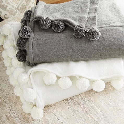 Cobija Con Pompones Pom Poms Blanket $ 560 00 en