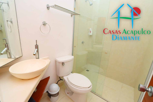 Cad Vindeza A 01. Terraza Con Salida Y Acceso A Jardín Y Albercas
