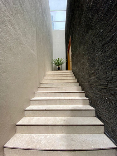 Imagen 1 de 14 de Espectacular Residencia En Pedregal