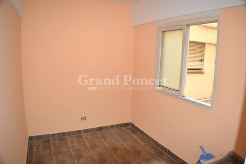 Departamento 4 Ambientes Con Balcon Y Cochera