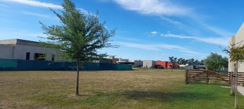 Lote Central En Venta En Barrio Cerrado Los Juncos, Lujan