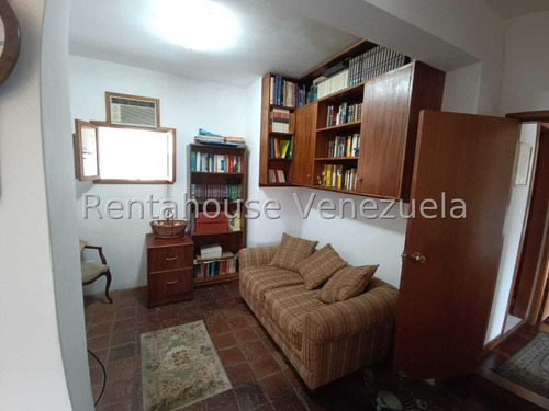 Ms: 25-7027. En Venta Amplio, Iluminado Y Fresco Apartamento En La Alta Florida. A=127 M2, 2h, 2b, 1p.