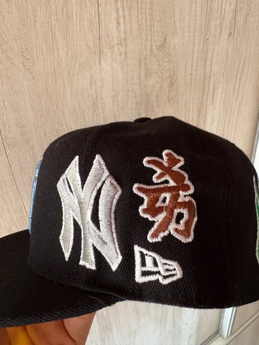 Gorra New Era Supreme New York Yankees Kanji Fitted 59fifty Negro 7 1/4 (57.7cm)