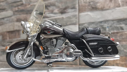 Imagen 1 de 5 de Moto Harley Davidson Maisto Escala 1/18 De Coleccion