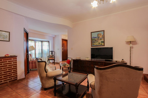 Venta De Casa 5 Ambientes Con Piscina En Haedo Sur