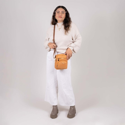 Bolsa Crossbody Madison Mujer Md24027-l Color Amarillo Diseño De La Tela Lisa