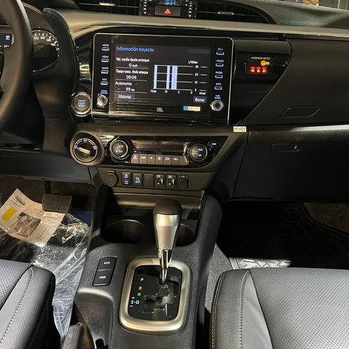 Imagen 15 de 19 de Toyota Hilux 2.8 Cd Srx 177cv 4x4 At