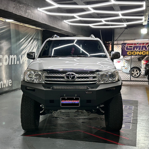 Toyota Fortuner 2010