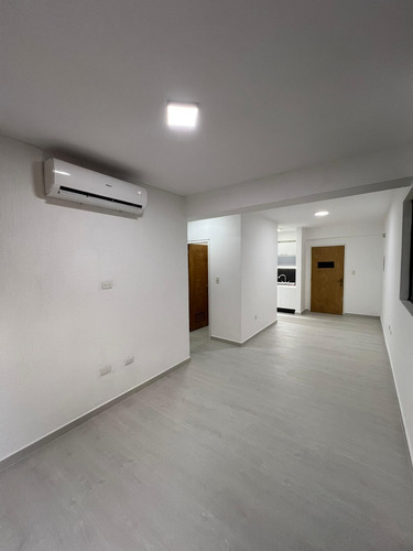Apartamento En Venta Valencia Urb Las Chimeneas (mer)