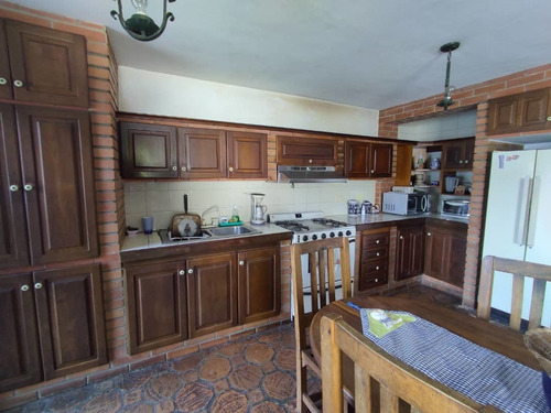 Imagen 9 de 16 de Casa En Venta En Urb, Colinas De Guataparo