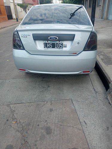 Imagen 3 de 8 de Ford Fiesta Max Ambiente Plus 1.6
