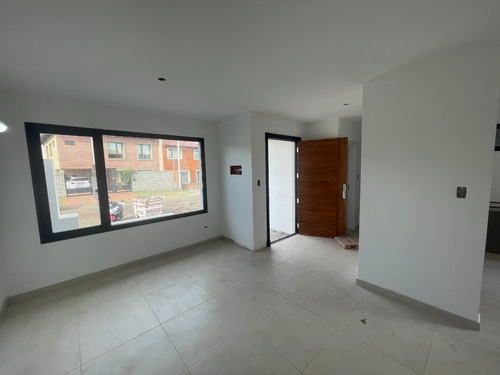 Imagen 2 de 7 de Casa A Estrenar - Barrio Mirage