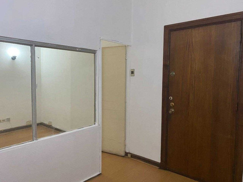 Oficina Ubicada En Huerfanos 812, Santiago Centro