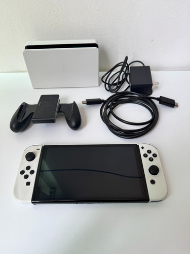 Nintendo Switch Oled 64gb Con Caja Y Accesorios Originales Blanco (Usado)