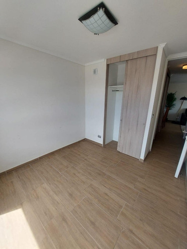 Venta Amplio Departamento Edificio Vista Albano, La Cisterna