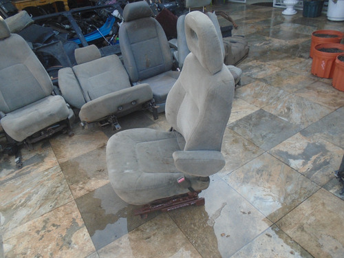 Vendo Asiento Delantero Derecho De Mitsubishi Montero 1999