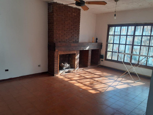 Imagen 7 de 30 de Casa 3 Ambientes Y Galpón Más 6 Habit. Boedo, Tarija 3800