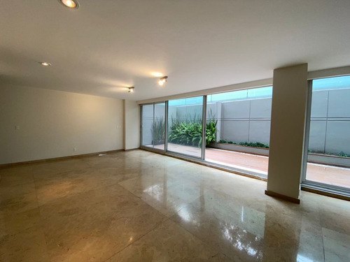 Imagen 2 de 23 de Garden House Con Terraza. Iluminado Y Moderno. Aristóteles