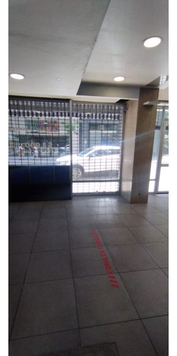 Arayabroker Arrienda Excelente Local En Callle Moneda A Paso