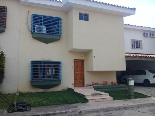 Imagen 1 de 12 de Leida Falcon Rentahouse Vende Casa En Pedregal Lara 22-18227 Lf