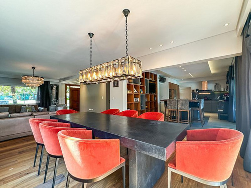 Excelente Casa Con Impecables Detalles En La Concepción Lujan