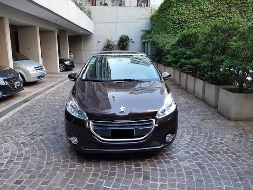 Peugeot 208 2013 Felline