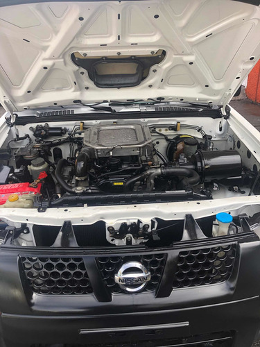 Imagen 7 de 14 de Nissan Np300 2010 Diesel 4 X 2 Nacional Estaquitas