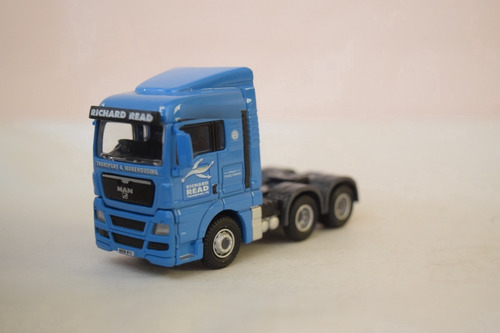 Camion Man 01cs Tractor   Richard Read  Oxford 1/76 C/caja